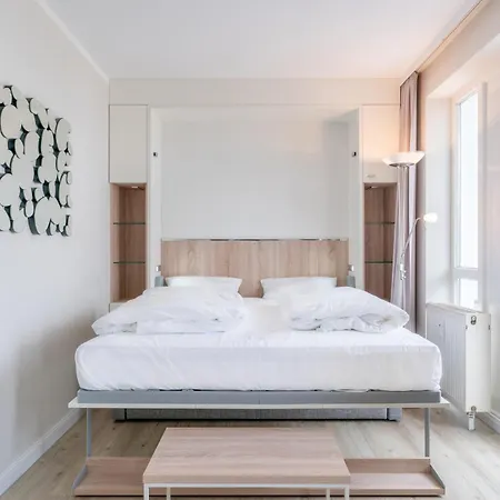 Apartment 505, Seepark *