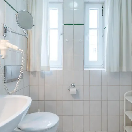 Apartment 505, Seepark *